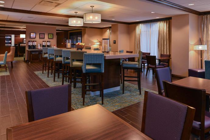 Imagen de los interiores del Hotel Hampton Inn Omaha Midtown-aksarben Area. Foto 17