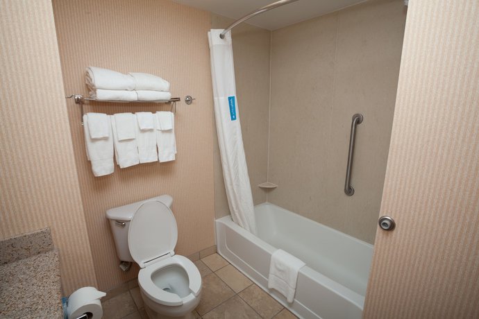 Imagen de la habitación del Hotel Hampton Inn Oneonta. Foto 15