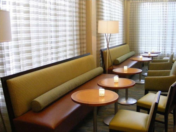 Imagen del bar/restaurante del Hotel Hampton Inn Orlando/Lake Buena Vista. Foto 5