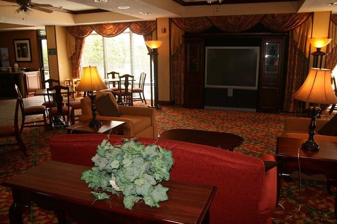Imagen de los interiores del Hotel Hampton Inn Orlando-maingate South. Foto 11