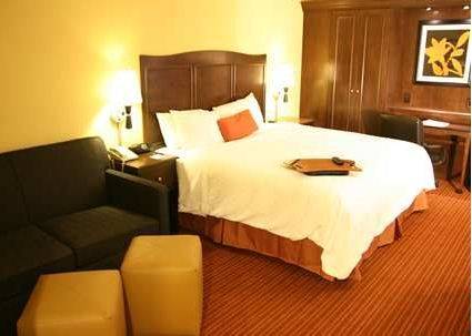 Imagen de la habitación del Hotel Hampton Inn Overland Park. Foto 1