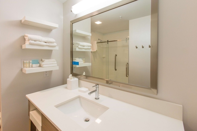 Imagen de la habitación del Hotel Hampton Inn Palatka. Foto 8