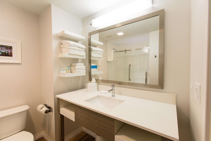 Imagen de la habitación del Hotel Hampton Inn Palatka. Foto 10