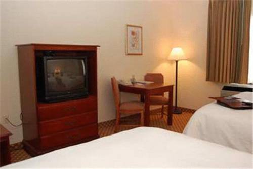 Imagen de la habitación del Hotel Hampton Inn Panama City Beach. Foto 5