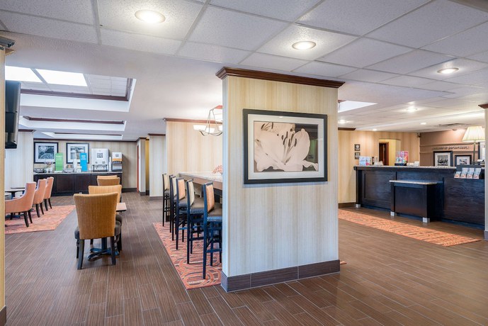 Imagen de los interiores del Hotel Hampton Inn Parkersburg-Mineral Wells. Foto 17