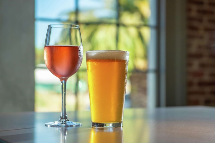 Imagen del bar/restaurante del Hotel Hampton Inn Petaluma, Ca. Foto 4