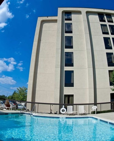 Imagen de la piscina del Hotel Hampton Inn Philadelphia-international Airport. Foto 13