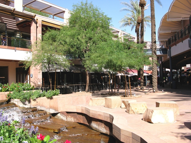 Imagen general del Hotel Hampton Inn Phoenix/Biltmore Area. Foto 3