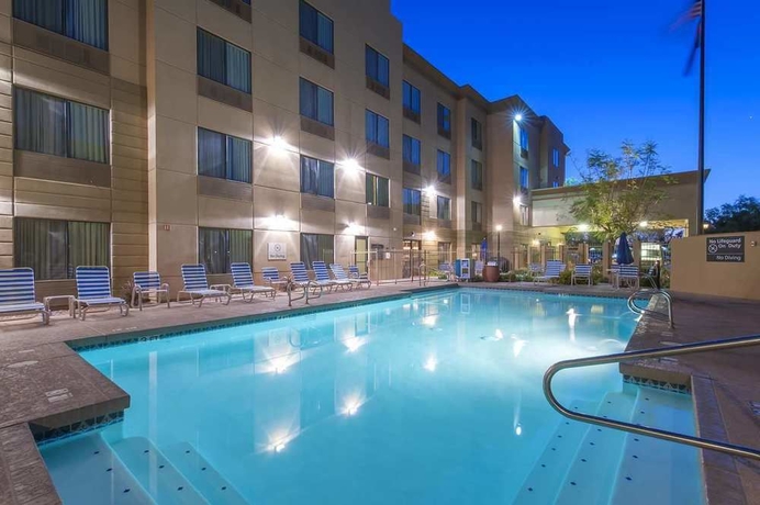Imagen de la piscina del Hotel Hampton Inn Phoenix-airport North. Foto 16