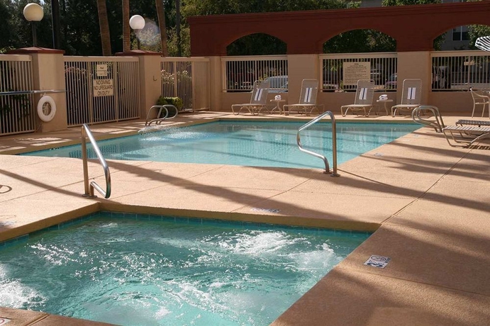 Imagen de la piscina del Hotel Hampton Inn Phoenix/chandler. Foto 5