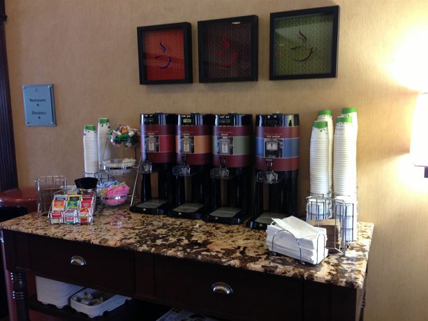 Imagen del bar/restaurante del Hotel Hampton Inn Pittsburgh University/medical Center. Foto 2