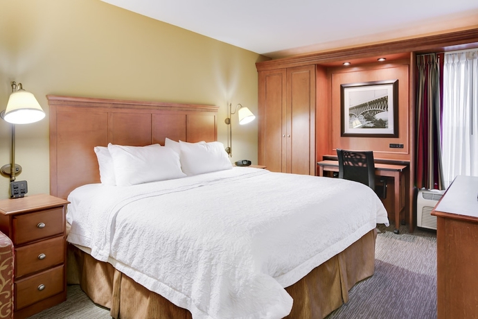 Imagen de la habitación del Hotel Hampton Inn Pittsburgh-airport. Foto 4