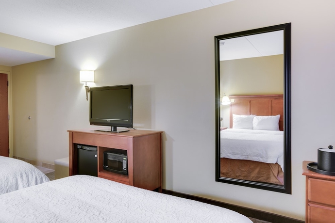 Imagen de la habitación del Hotel Hampton Inn Pittsburgh-airport. Foto 5