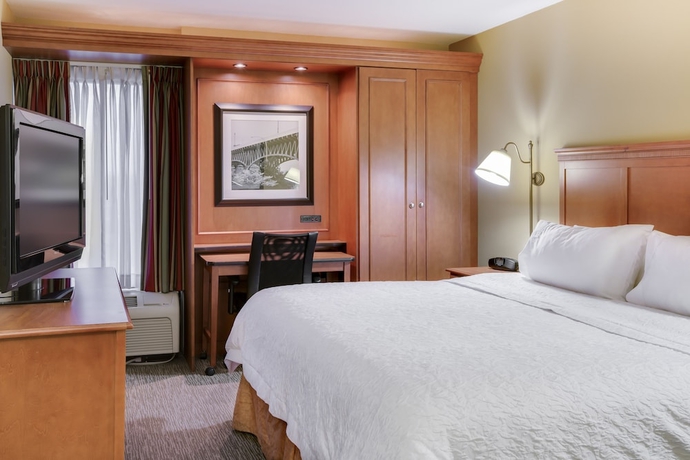 Imagen de la habitación del Hotel Hampton Inn Pittsburgh-airport. Foto 6