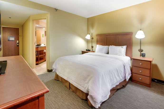 Imagen de la habitación del Hotel Hampton Inn Pittsburgh-airport. Foto 12