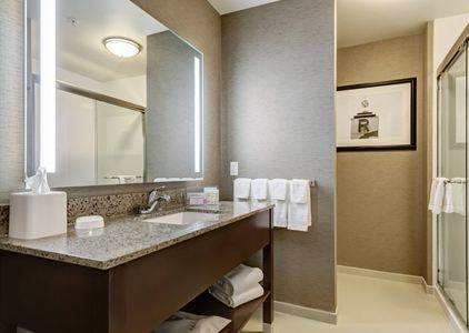 Imagen de la habitación del Hotel Hampton Inn Poplar Bluff. Foto 6