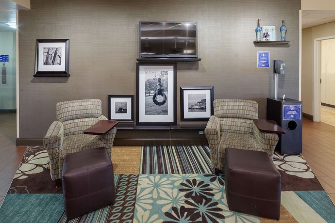 Imagen de los interiores del Hotel Hampton Inn Port Charlotte. Foto 18
