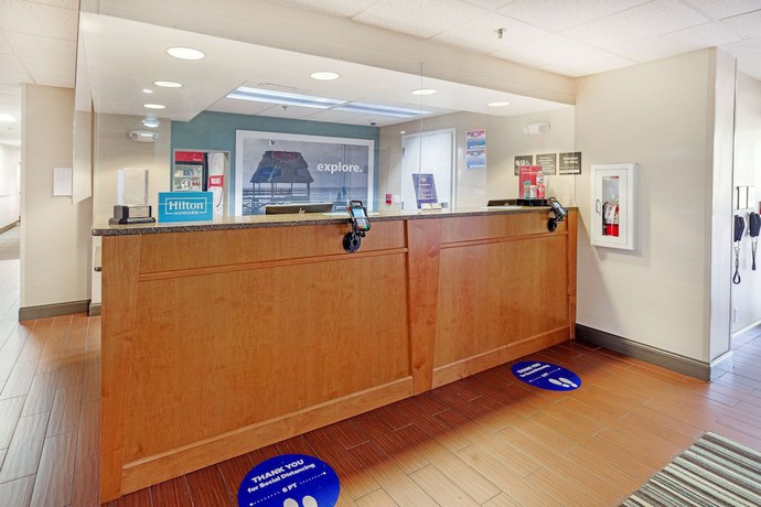 Imagen de los interiores del Hotel Hampton Inn Port Charlotte. Foto 19