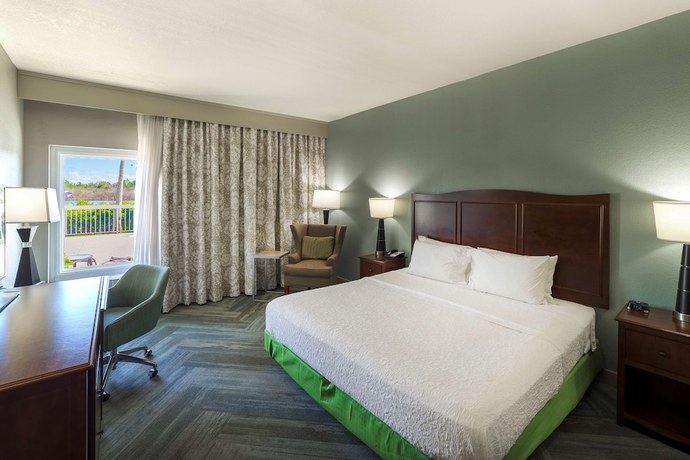 Imagen de la habitación del Hotel Hampton Inn Port Charlotte. Foto 15