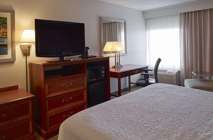 Imagen de la habitación del Hotel Hampton Inn Portland Airport. Foto 4