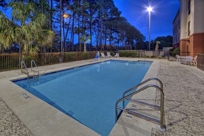 Imagen de la piscina del Hotel Hampton Inn Quincy. Foto 18