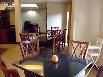 Imagen del bar/restaurante del Hotel Hampton Inn Raleigh Garner. Foto 3