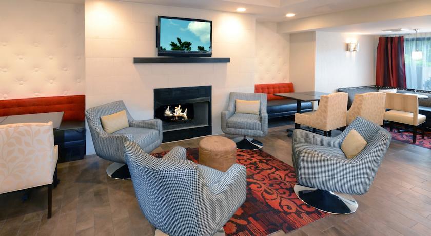 Imagen de los interiores del Hotel Hampton Inn Raleigh-capital Blvd. North. Foto 6