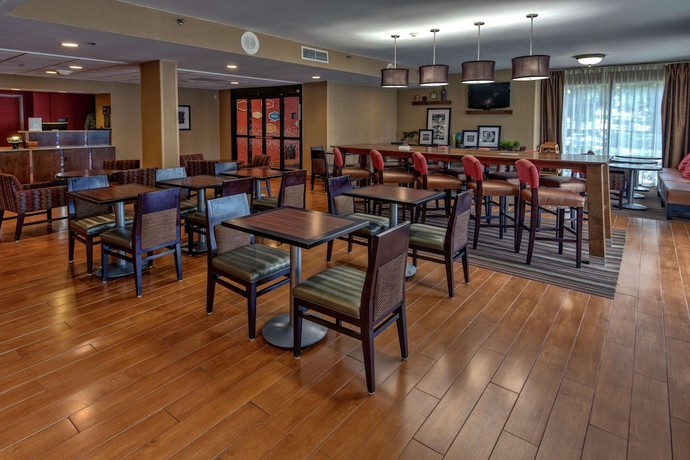 Imagen de los interiores del Hotel Hampton Inn Raleigh/cary. Foto 15