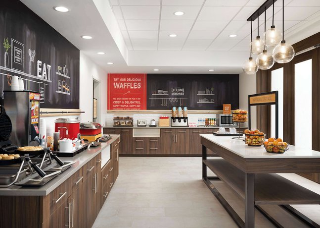 Imagen del bar/restaurante del Hotel Hampton Inn Redmond Bend Airport, Or. Foto 3