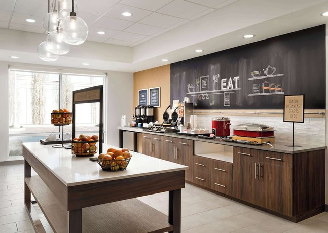 Imagen del bar/restaurante del Hotel Hampton Inn Redmond Bend Airport, Or. Foto 4