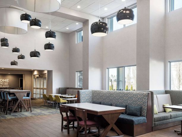 Imagen de los interiores del Hotel Hampton Inn Redmond Bend Airport, Or. Foto 9