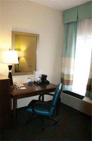 Imagen de la habitación del Hotel Hampton Inn Rehoboth Beach. Foto 6