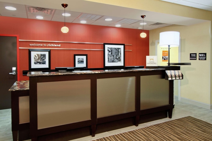 Imagen de los interiores del Hotel Hampton Inn Richland. Foto 14