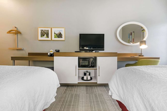 Imagen de la habitación del Hotel Hampton Inn Richmond. Foto 4