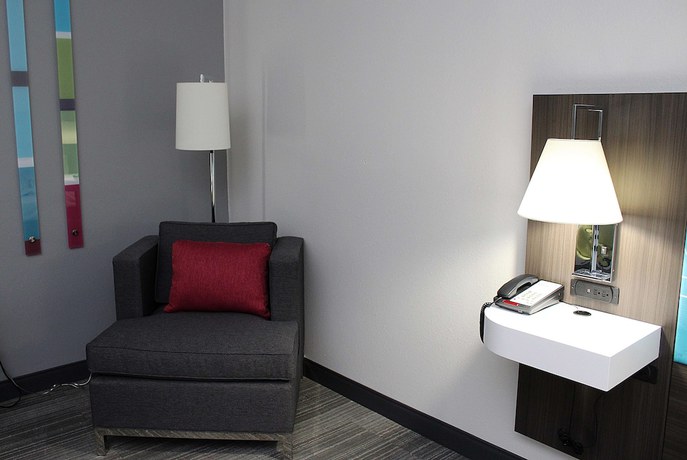 Imagen de la habitación del Hotel Hampton Inn Richmond. Foto 7