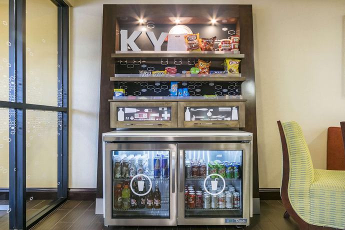 Imagen de los interiores del Hotel Hampton Inn Richmond. Foto 19