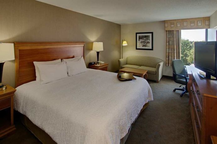 Imagen de los interiores del Hotel Hampton Inn Richmond West Innsbrook. Foto 13