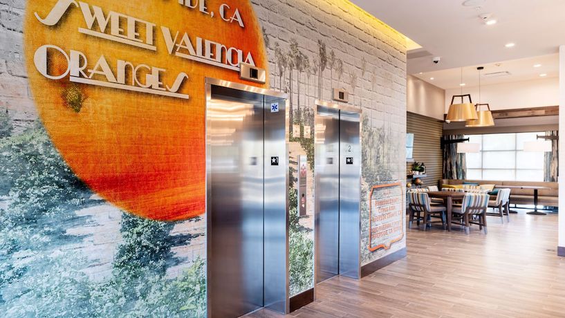 Imagen de los interiores del Hotel Hampton Inn Riverside Downtown. Foto 12