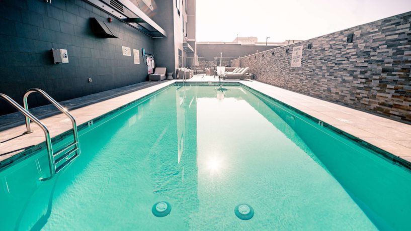 Imagen de la piscina del Hotel Hampton Inn Riverside Downtown. Foto 18