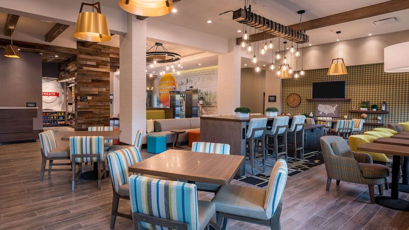 Imagen de los interiores del Hotel Hampton Inn Riverside Downtown. Foto 13