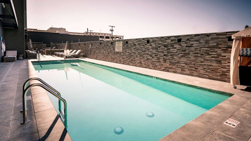 Imagen de la piscina del Hotel Hampton Inn Riverside Downtown. Foto 19