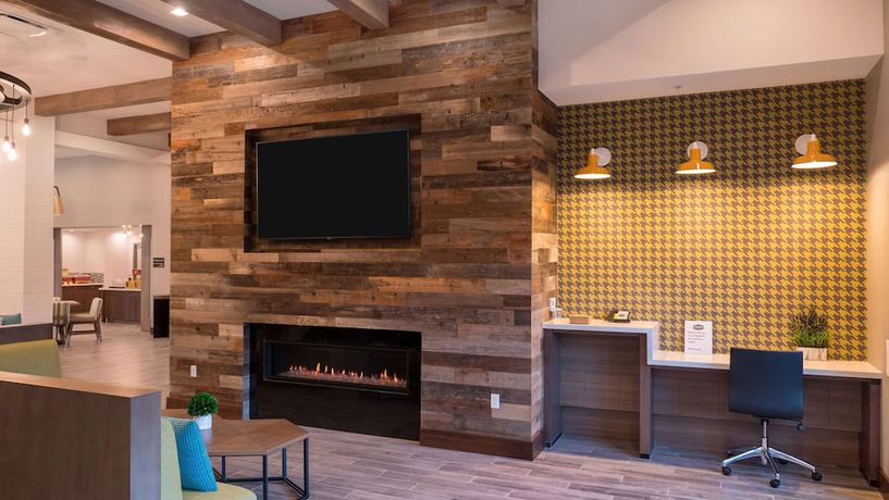 Imagen de los interiores del Hotel Hampton Inn Riverside Downtown. Foto 17
