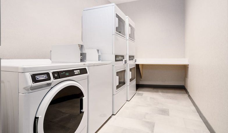 Imagen de los interiores del Hotel Hampton Inn Riverside March Air Force Base. Foto 14