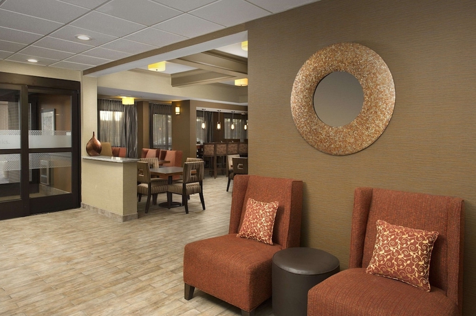Imagen de los interiores del Hotel Hampton Inn Rochester Greece. Foto 15