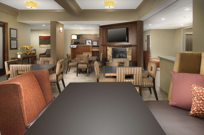 Imagen de los interiores del Hotel Hampton Inn Rochester Greece. Foto 16