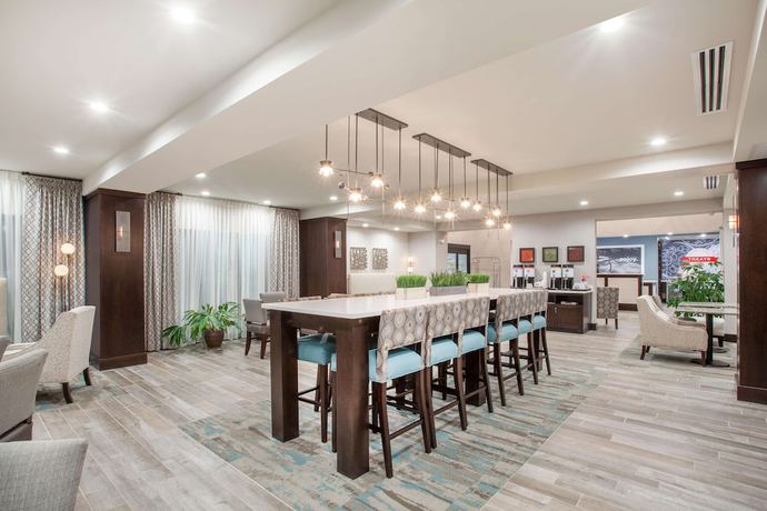 Imagen de los interiores del Hotel Hampton Inn Rochester Penfield. Foto 19
