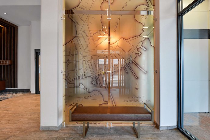Imagen de los interiores del Hotel Hampton Inn Salem Boston. Foto 17