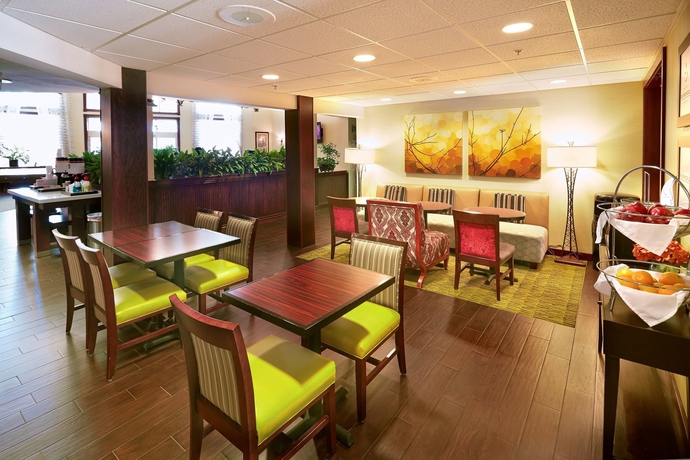 Imagen del bar/restaurante del Hotel Hampton Inn Salt Lake City Central. Foto 4