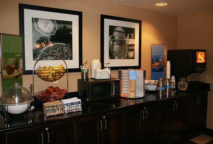 Imagen del bar/restaurante del Hotel Hampton Inn Salt Lake City - Murray. Foto 2