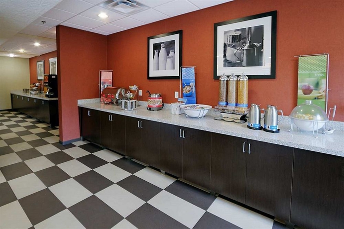 Imagen del bar/restaurante del Hotel Hampton Inn Salt Lake City/layton. Foto 2